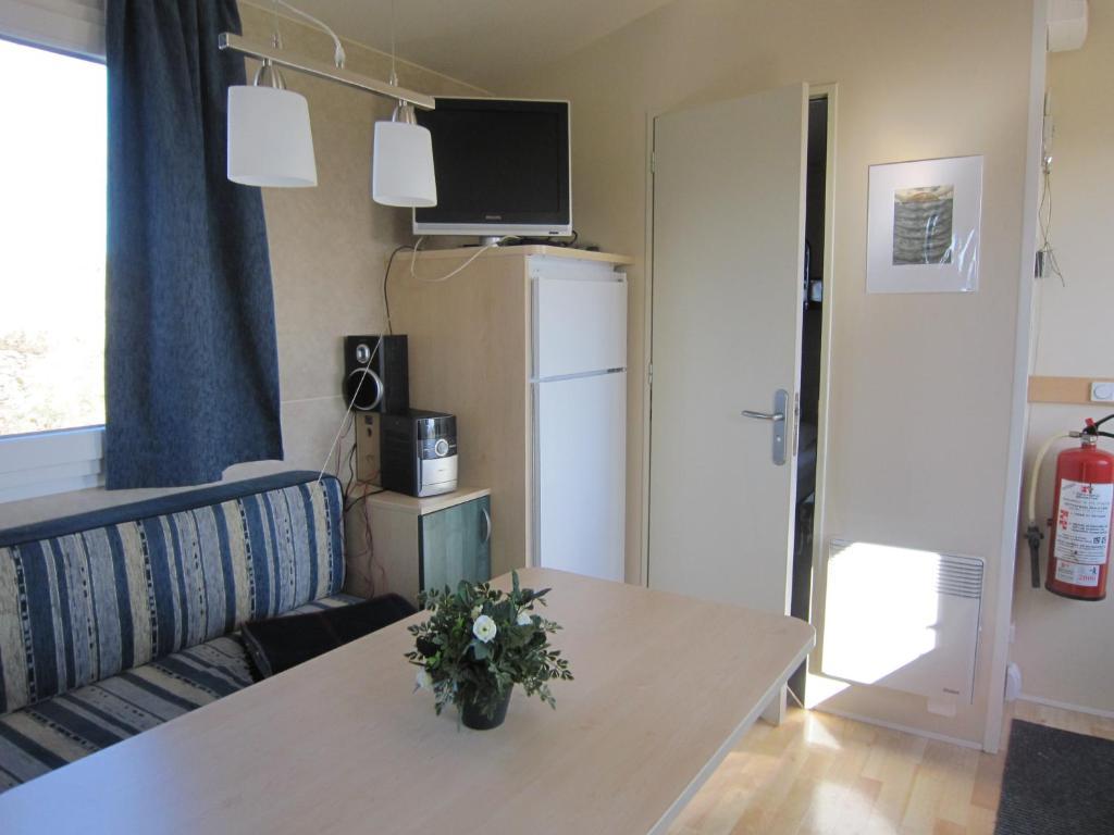 Laekjarkot Rooms And Cottages With Kitchen Borgarnes Quarto foto